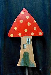 #3007 MUSHROOM HOUSE YARD STAKE